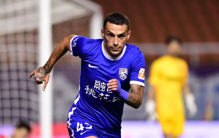 星空体育- 广州恒大与上海上港足球比赛直播 