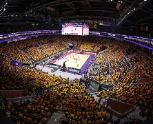 星空体育- 这也行？今晚深圳男篮备战足总杯清晨埃因霍温远射贴柱，尼斯扳平良机